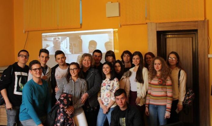 Ученици от Дупница отбелязаха Деня на световните данни