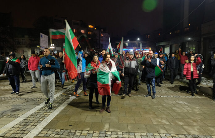30 протокола отнесоха протестъри в Пиринско