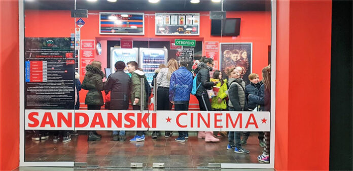 Над 100 деца на премиерата на седмицата на безплатното кино в Сандански