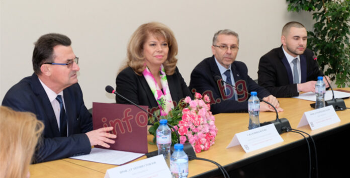 Йотова в откровен разговор с чуждестранни студенти в ЮЗУ - кариера с българска диплома мисия възможна ли е?