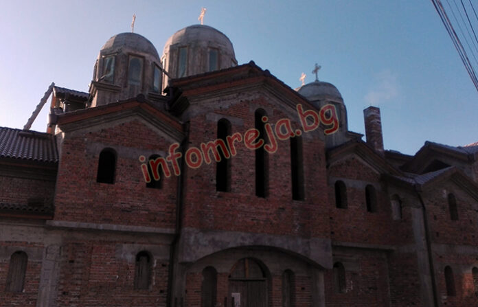 Дарители за довършване на храма „Рождество Христово“ в Гоце Делчев стават и деца