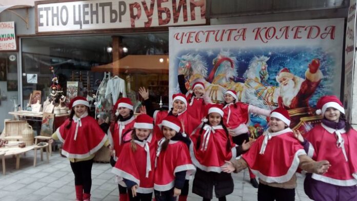 Коледен базар събира малки и големи в Етноцентър „Рубин“! Правят демонстрация на качамак и греяно вино