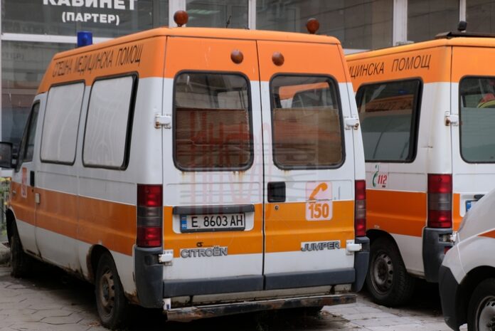 Камион удари каруца, жена е пострадала
