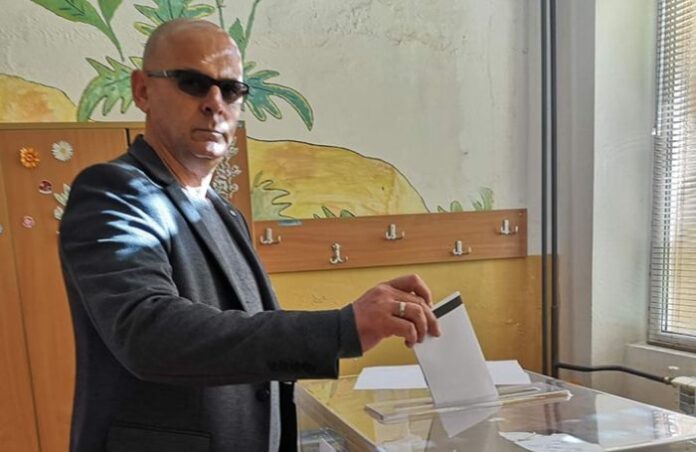 Иван Минков пусна бюлетина, за да продължи положителната промяна в Кочериново