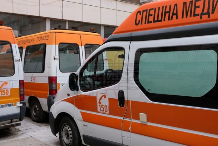 Кола блъсна пешеходец в "Грамада"