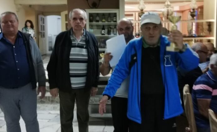 Никола Баджаков от СКХЗУ ”Пауталия спорт 2005”, с медал от държавно състезание