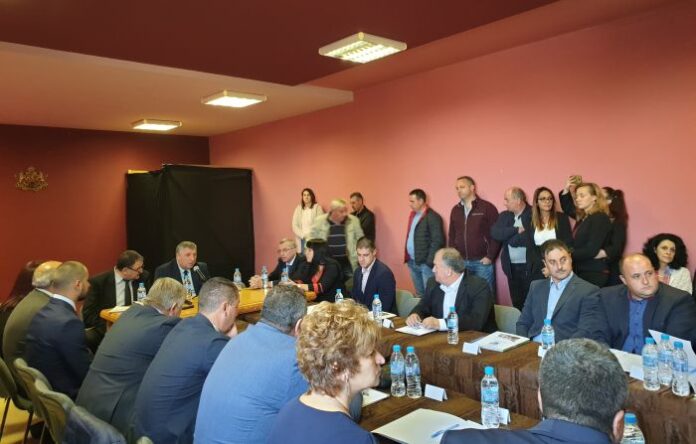 Виктор Янев и неговият екип уважиха първото заседание на ОбС - Сапарева баня