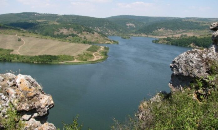Образувано досъдебно производство за замърсяване на река Струма