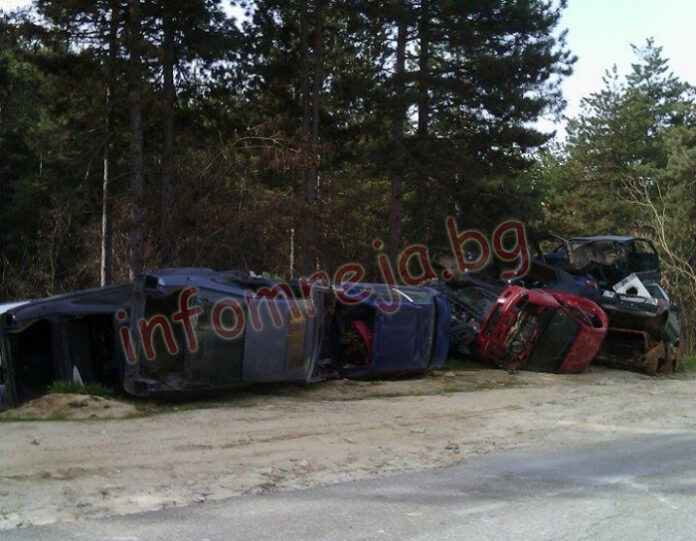 Двама перничани с обвинения за разкомплектоване на краден автомобил