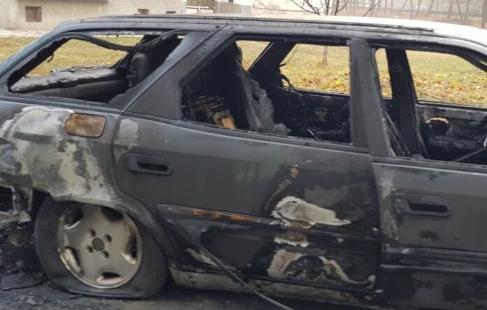 Лек автомобил изгоря в Кюстендил