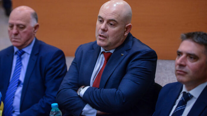 Съдебният съвет бърза да прегласува Гешев за главен прокурор