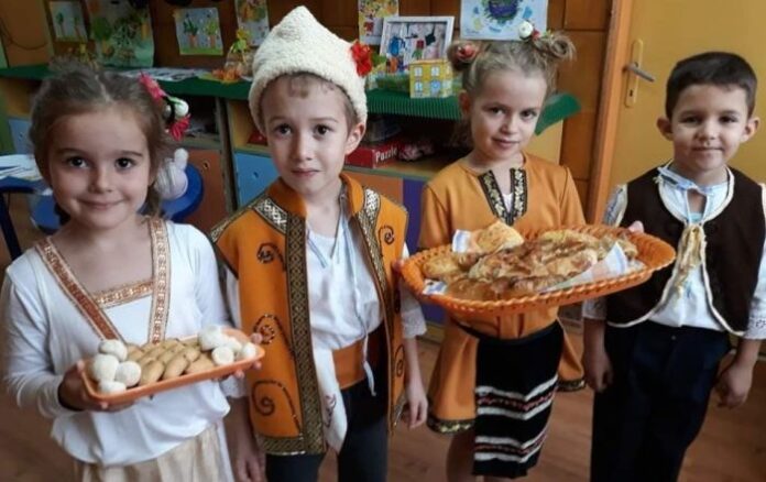 С много песни и стихчета децата от ДГ „Еделвайс“, отбелязаха Деня на християнското семейство