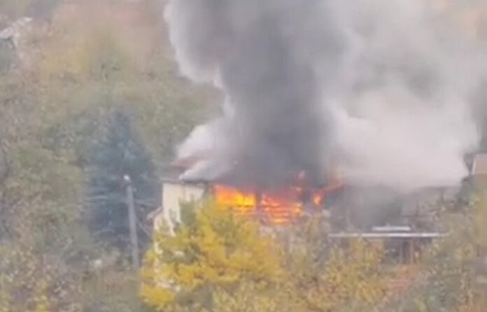 Взрив на газова бутилка е причината за пожара в къща в Кюстендил