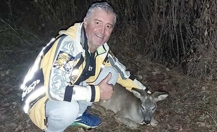 Геройство! 62-годишен мъж спаси еленче, нападнато от глутница кучета