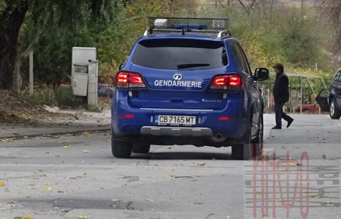 Жандармерия обикаля Благоевград, в Махалата казват за кого да гласуваш