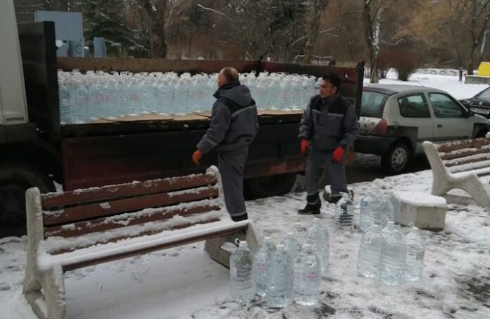 Община Перник раздава минерална вода на гражданите и през 2020 г.