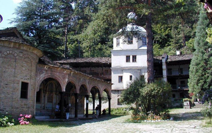 Обновяват с евросредства пет от най-старите ни манастири