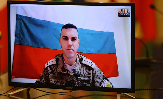 Министърът на отбраната и началникът на отбраната поздравиха военнослужещите зад граница