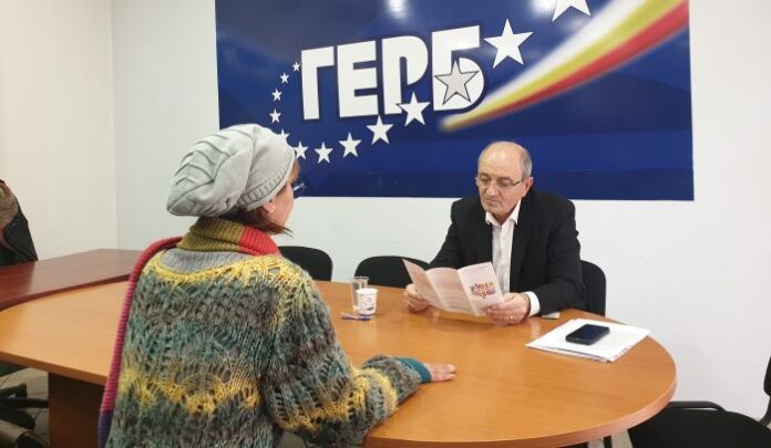 Път до Смоличано поискаха граждани по време на приемната на депутата Кирил Калфин