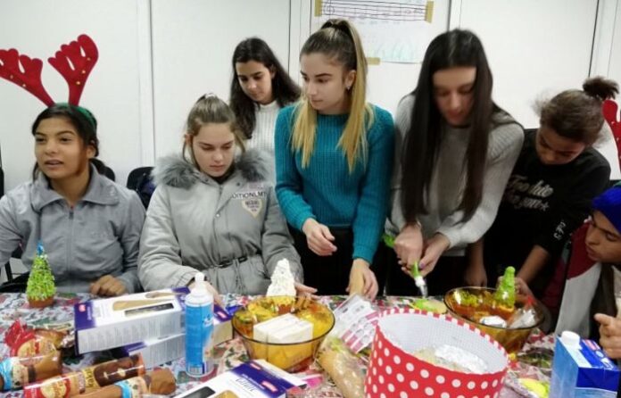 Коледна работилница за децата от ЦОП – Дупница