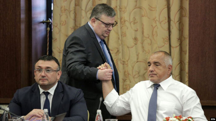 Кабинетът прие една от петте препоръки за контрол над главния прокурор