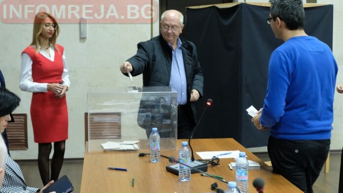 На 20-и декември "търгът" за председател на ОбС-Благоевград, се повтаря! (СНИМКИ+ВИДЕО)