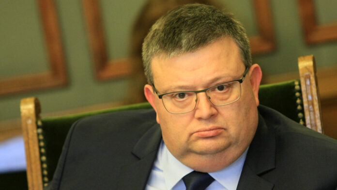 Президентът освободи Цацаров като главен прокурор