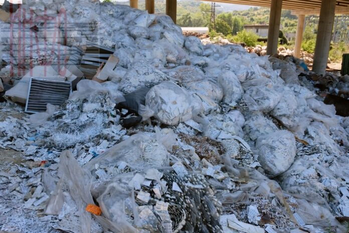 Стотици килограми токсични боклуци са открити в Луковит