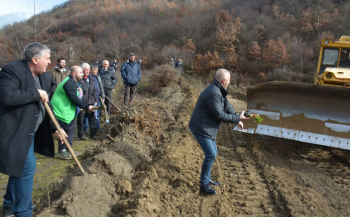 Започна изграждането на стадион в Долно Осеново