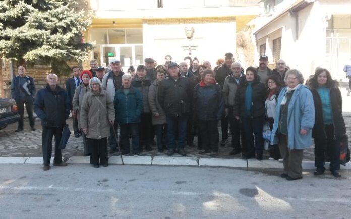 В Босилеград хората се кръстеха пред паметника на Левски като пред икона
