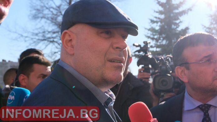 Гешев: По-лесно е да караш майбах, отколкото да осигуриш чист въздух