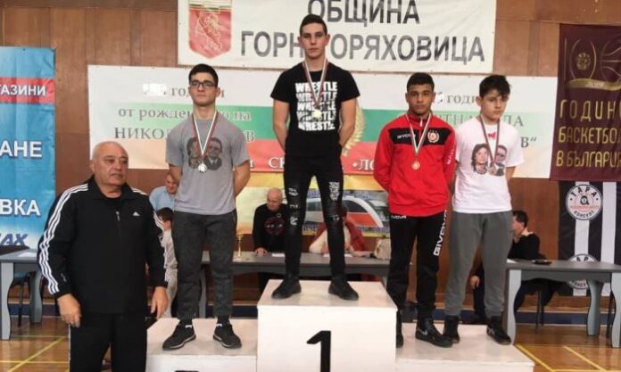 Николай Стефанов и Никола Лютов станаха шампиони по борба