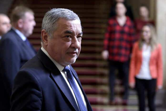 Петков и Хекимян ще съдят Симеонов