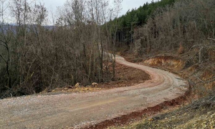 Изградиха 5-километров горски път в землището на село Горно Уйно
