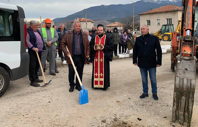След повече от половин век Стара Кресна ще има чисто нов водопровод
