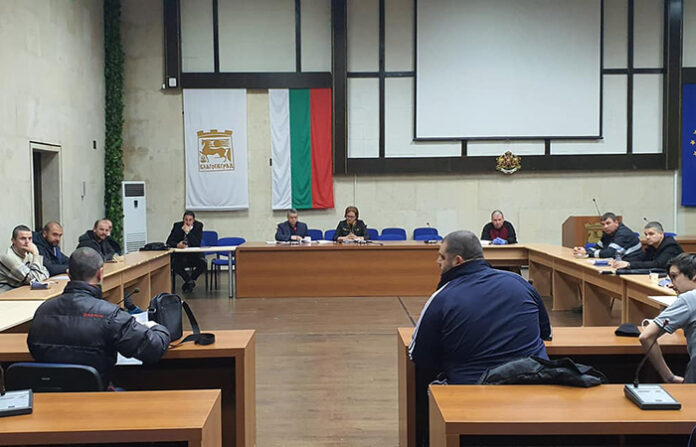 Ръководството на Община Благоевград разговаря с местните доброволци