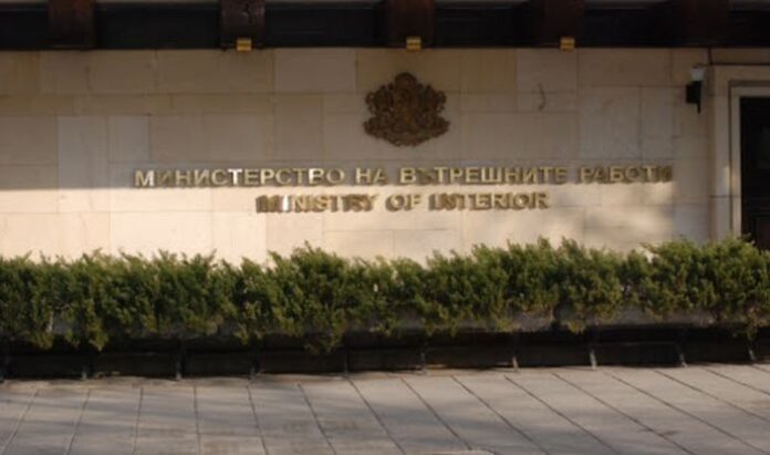 Обновена бланка на декларацията за преминаване през КПП в областните градове