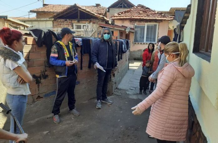 Здравни медиатори на място при ромите в квартал „Изток“