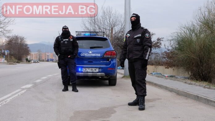 Полицаи преследват джигит през 4 села, стреляха по него