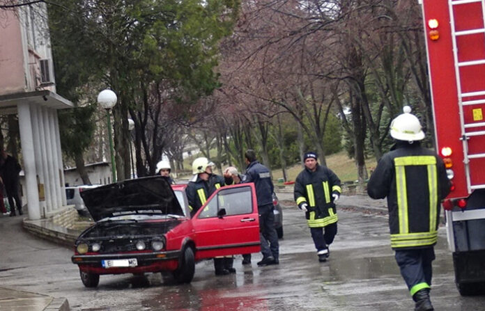 Автомобил пламна в движение в Благоевград