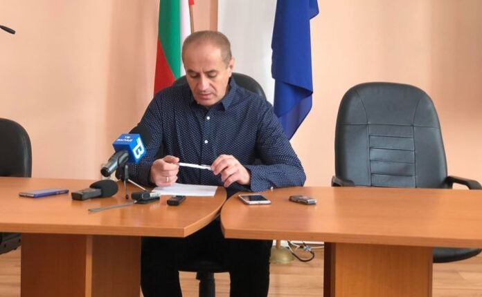 Петър Паунов: Баничарници и кебапчийници не спазват правилата, ръкавиците разнасят потенциална зараза