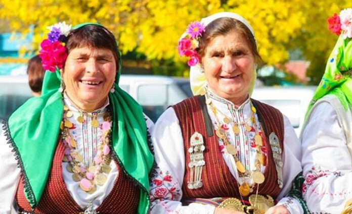 Благовец „измита“ шумно зимата и поканва пролетта