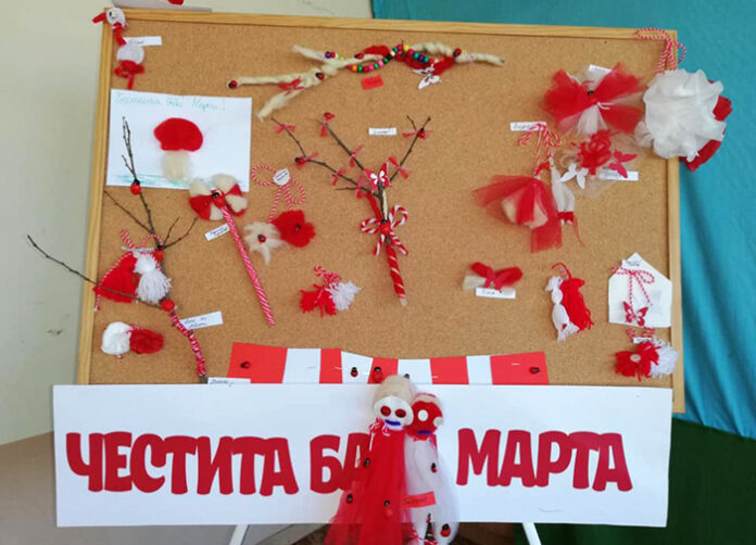 Сръчни помощници на Баба Марта подредиха изложба в Рилци