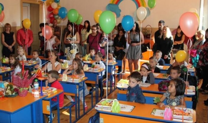 Община Радомир стимулира даровити деца