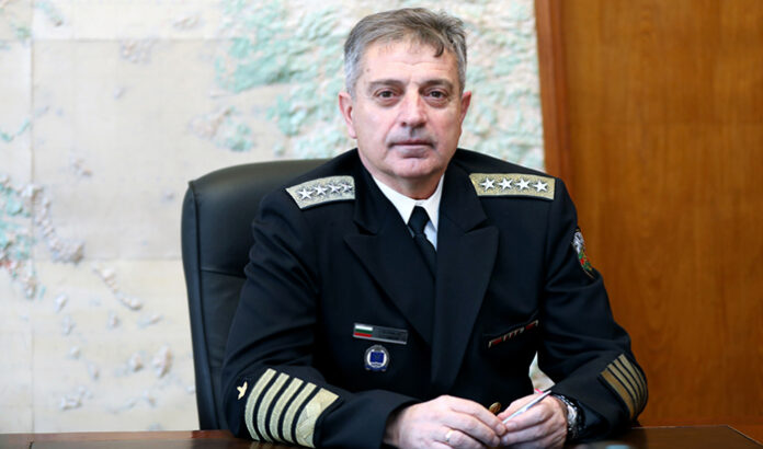 Адмирал Емил Ефтимов е новият началник на отбраната