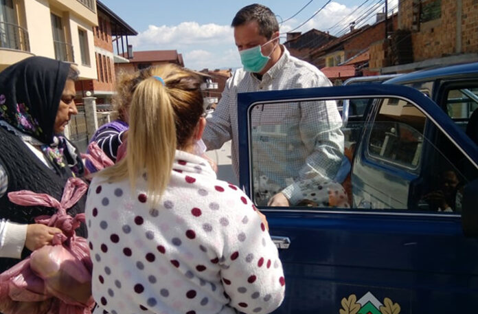 Служители на РДГ-Благоевград, и ЮЗДП съдействат при доставянето на храна за ученици