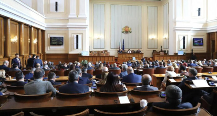 Парламентът прие актуализацията на бюджета на първо четене