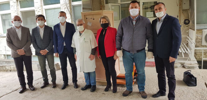Ревански: Делян Пеевски дари респиратор и предпазни средства и на болницата в Дулово