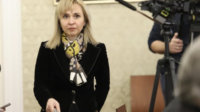 Омбудсманът призова мобилните оператори да не „режат“ абонатите си
