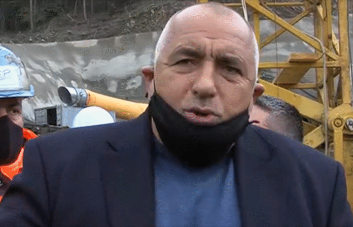 Борисов от АМ "Струма": Спасихме ви от мигрантската криза, задачата ми е да ви опазя живи!
